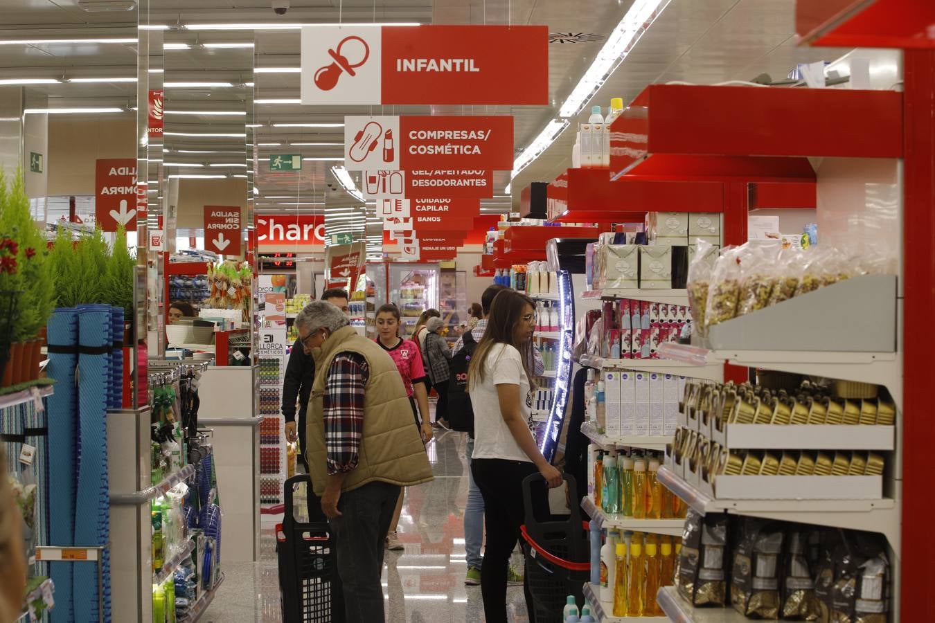 Fotos | Así es el nuevo supermercado de Deza en Córdoba