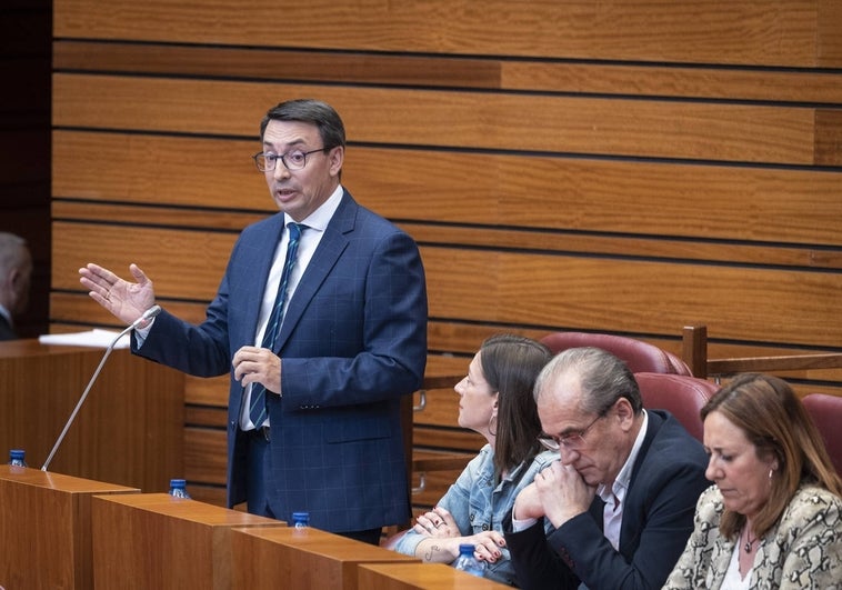 El PSOE llama «pandilla de sinvergüenzas» al PP en las Cortes de Castilla y León por votar en contra de una moción