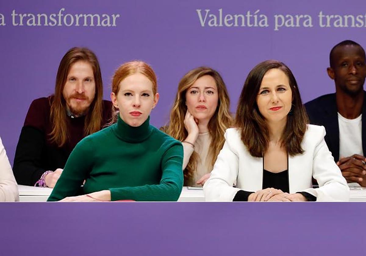 La número tres de Podemos, Lilith Verstrynge, y la líder, Ione Belarra, en el Consejo Ciudadano Estatal del partido