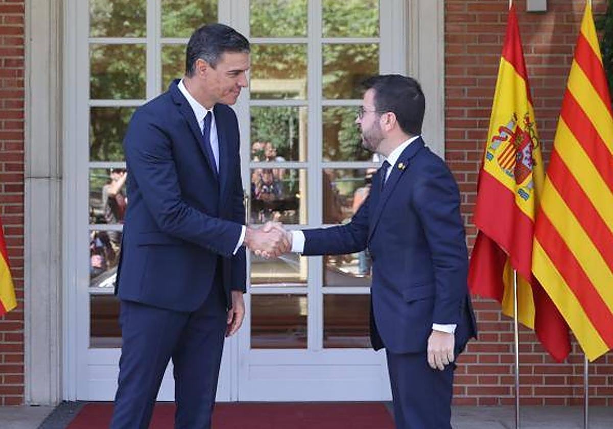 El presidente del Gobierno, Pedro Sánchez, y el presidente de la Generalitat, Pere Aragonés // Vídeo: El PP insta a Sánchez a aclarar «cómo va a actuar» ante el plan de Aragonès (Atlas)