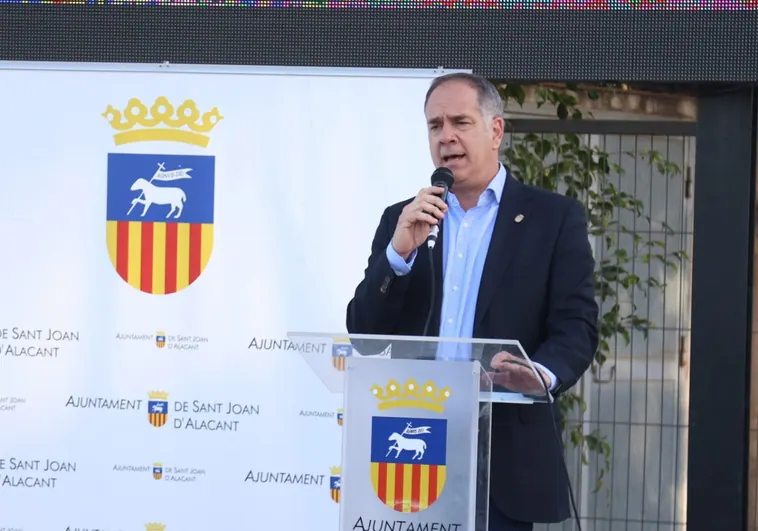 Desbandada de Ciudadanos en San Juan de Alicante: el alcalde y sus otros dos concejales se van con el PP