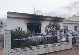 Aisladas, entre basuras y dentro de una casa incendiada: así vivían tres niñas en un pueblo de Málaga