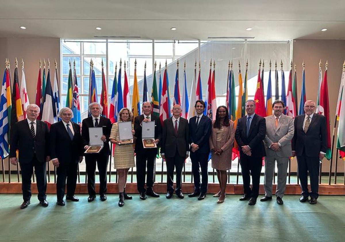 Foto de familia con las Medallas de Honor