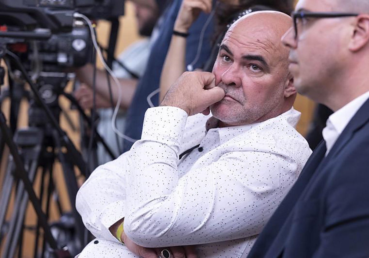 El mediador, Antonio Navarro Tacoronte