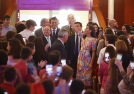 La Reina doña Letizia deslumbra en Córdoba con un vestido floral de la firma sevillana Cayro Woman