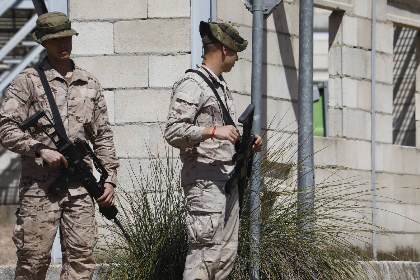 La visita de la ministra de Defensa a la Base de Cerro Muriano en Córdoba, en imágenes