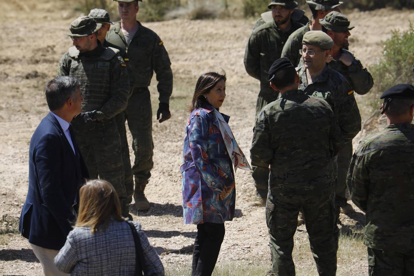 La visita de la ministra de Defensa a la Base de Cerro Muriano en Córdoba, en imágenes