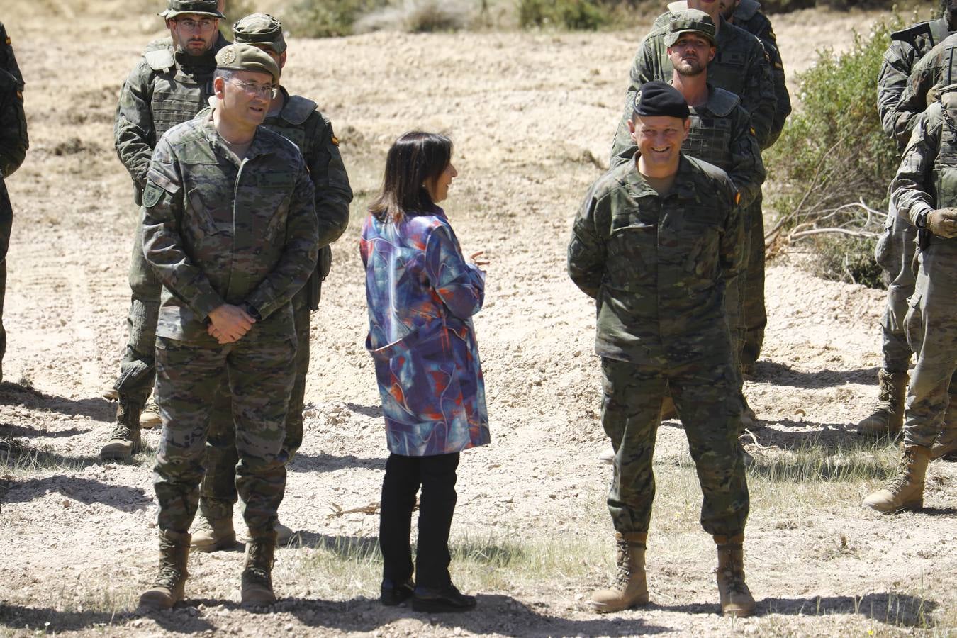 La visita de la ministra de Defensa a la Base de Cerro Muriano en Córdoba, en imágenes
