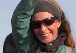 Quién es Beatriz Flamini, la mujer que ha vivido aislada 500 días en una cueva de Granada