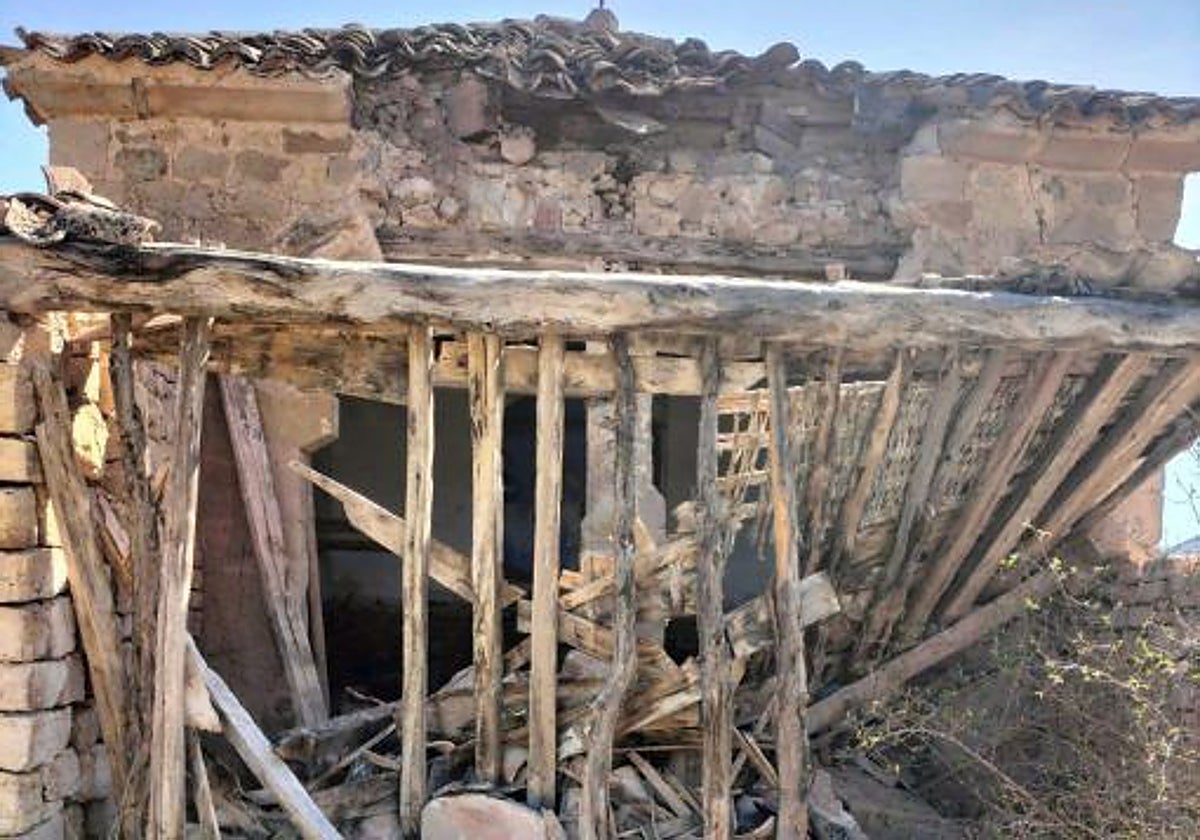 Se derrumba parte de una ermita del siglo XVII en Guadalajara que el Estado expropió a la Iglesia