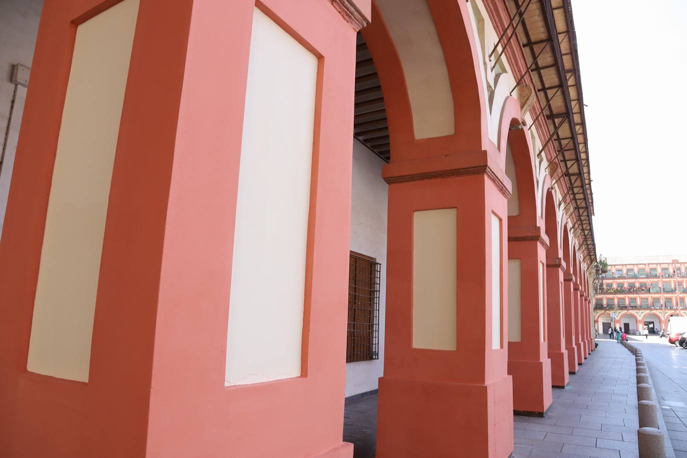 La plaza de la Corredera de Córdoba después de la limpieza, en imágenes