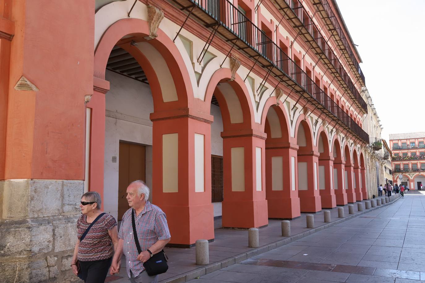 La plaza de la Corredera de Córdoba después de la limpieza, en imágenes