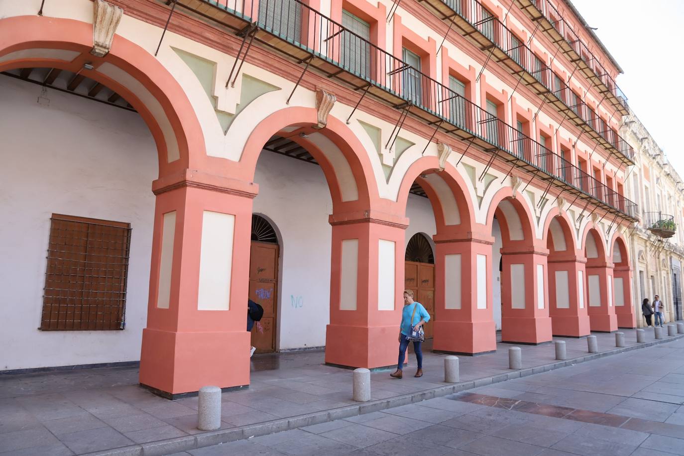 La plaza de la Corredera de Córdoba después de la limpieza, en imágenes
