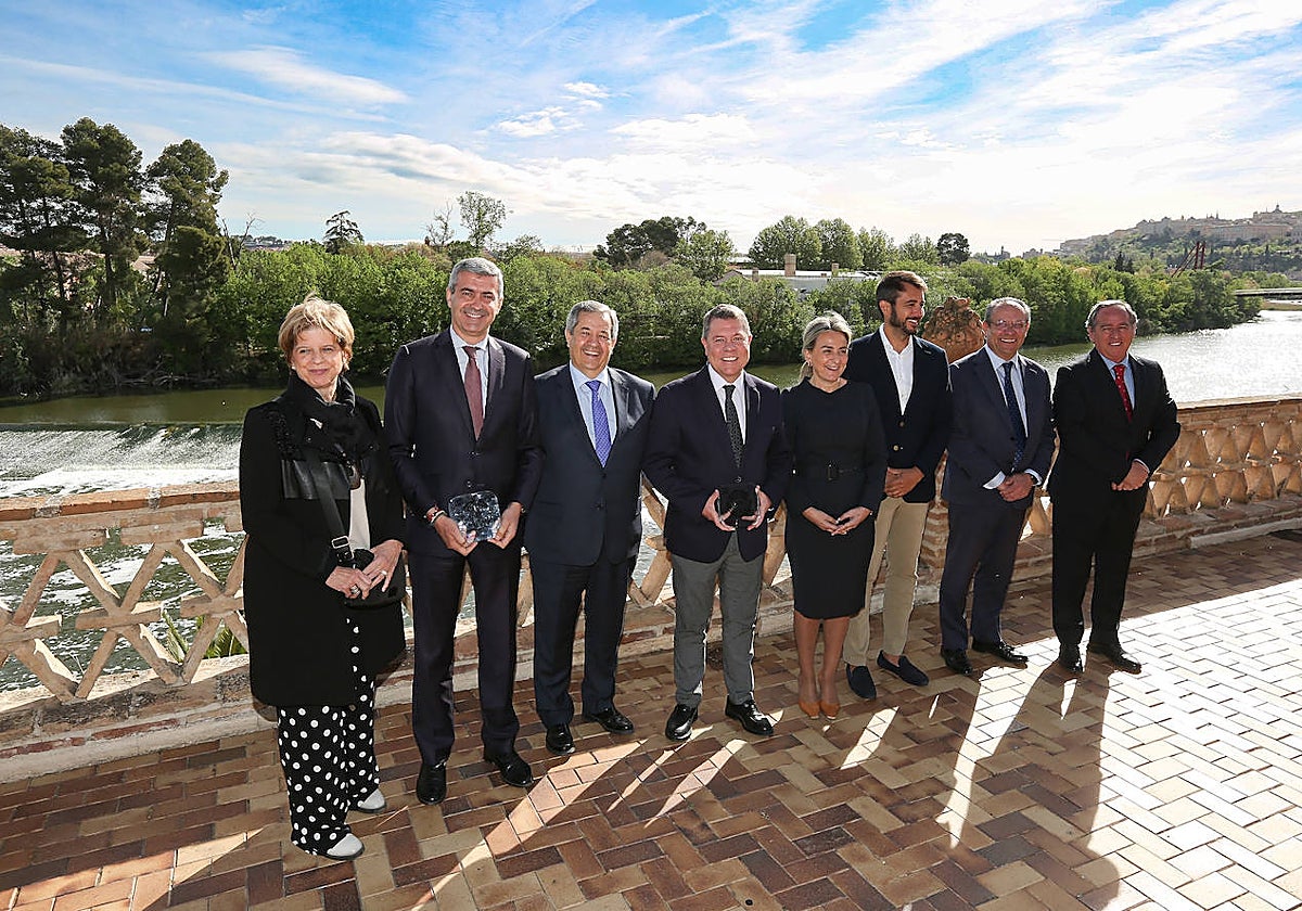 Foto de familia en el acto de los 90 años de Soliss y Solimat