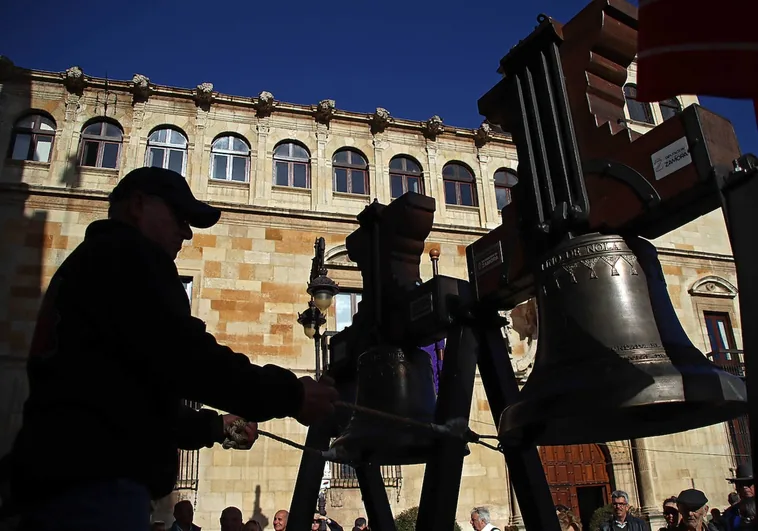Campaneros de León, Zamora y Palencia se reúnen para una exhibición de tañidos