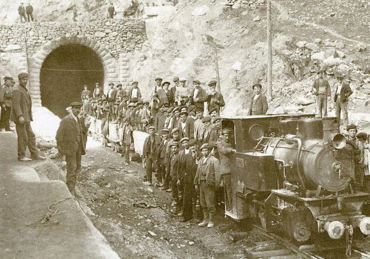 La llegada del primer ferrocarril a Galicia: una vía plagada de baches