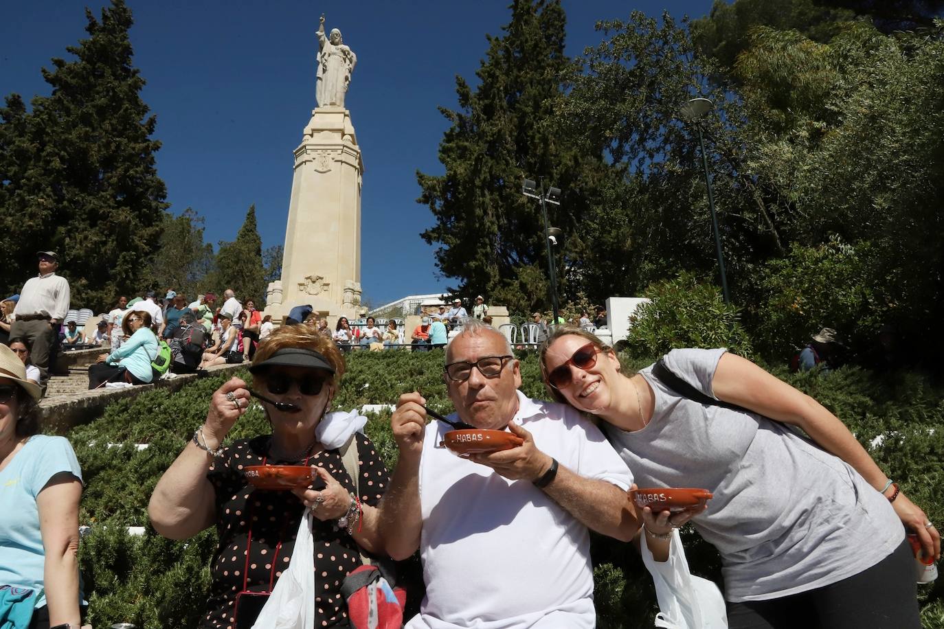 La tradición de las habas de las Ermitas de Córdoba, en imágenes