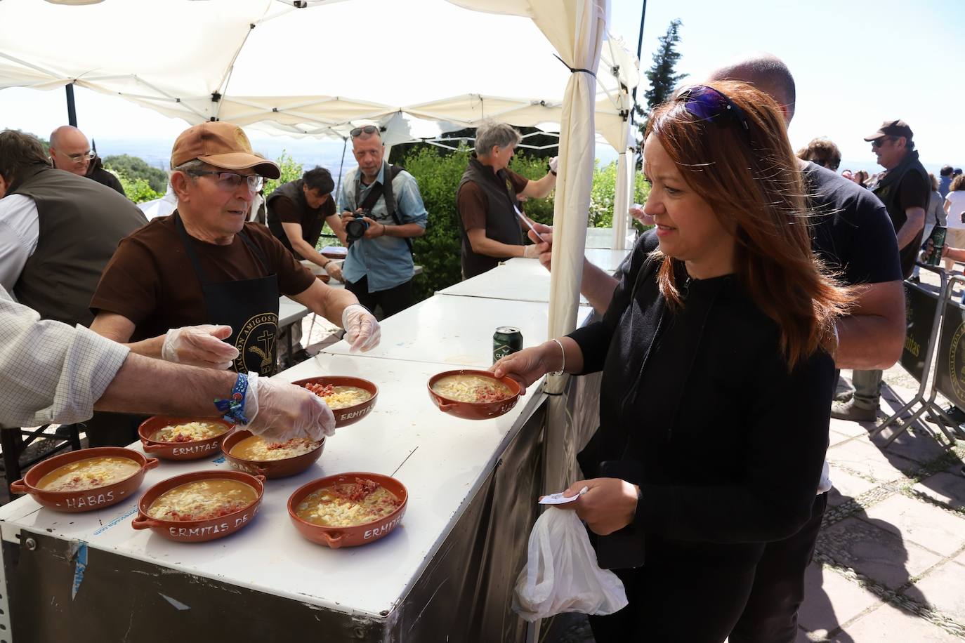 La tradición de las habas de las Ermitas de Córdoba, en imágenes