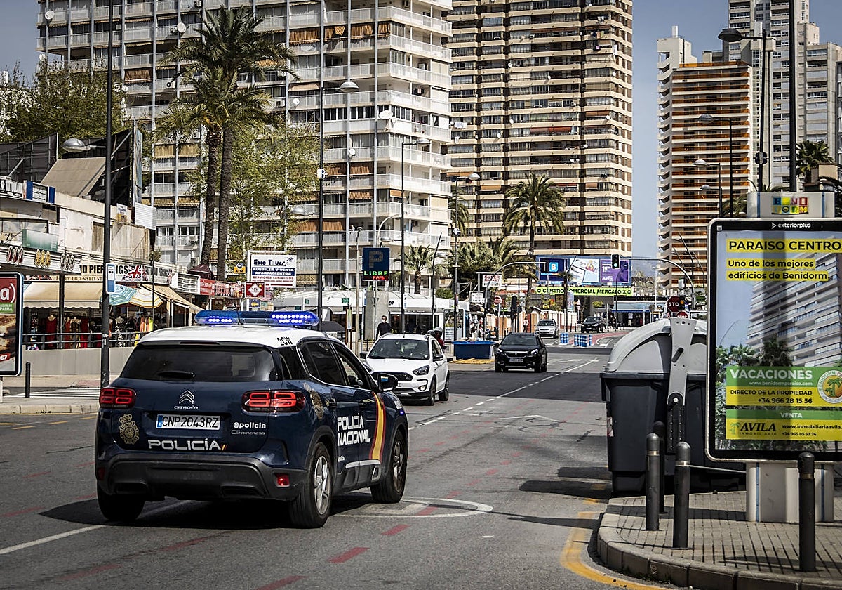 Imagen de archivo de un vehículo de la Policía Nacional en Benidorm
