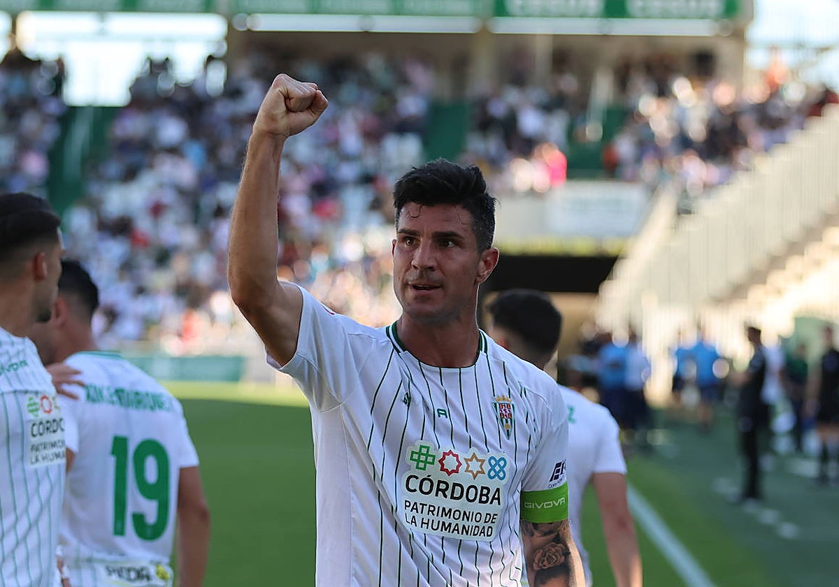 Ledesma celebra el gol que ha acabado dando un punto al Córdoba CF