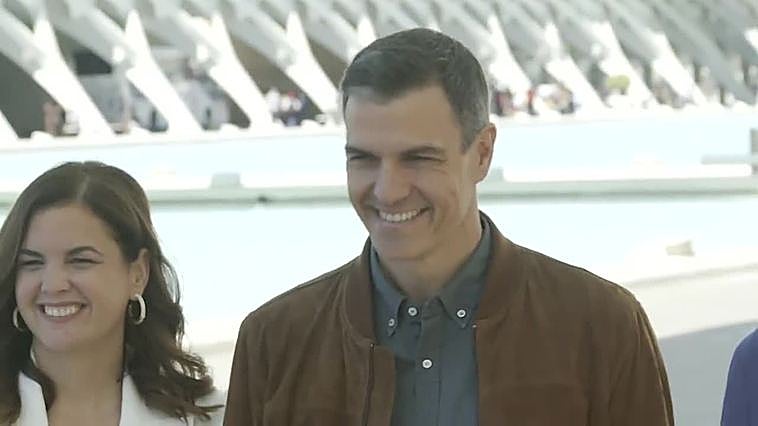 Sánchez llega para clausurar la Conferencia Municipal en València