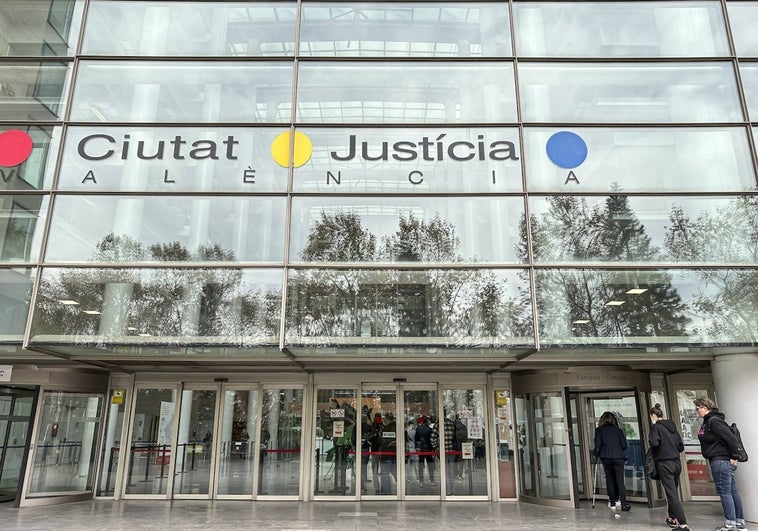 Asaltan un supermercado y piden un VTC para huir: a juicio en Valencia por robar 170 euros