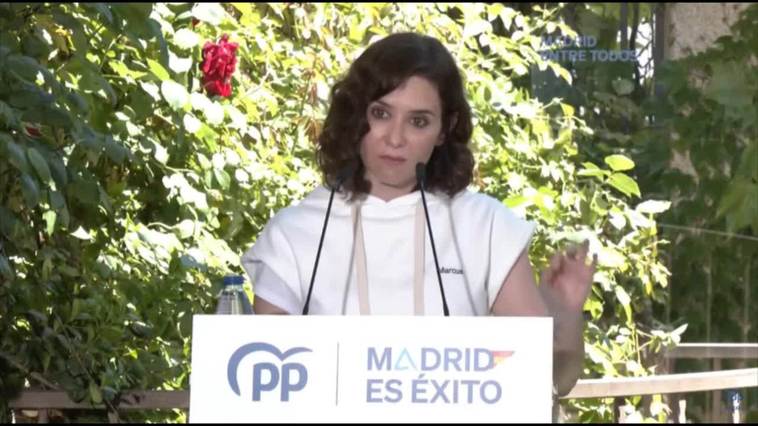 Ayuso dice que Calviño y deberían "ir desfilando a su casa por ley del sí es sí"