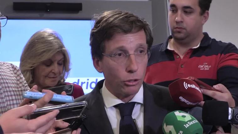 Almeida advierte de que la Sareb "no tiene 50.000 viviendas" para poner a disposición