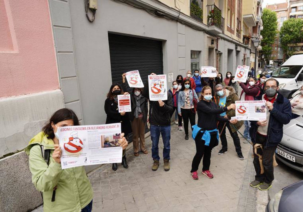 Vecinos de Arganzuela protestan por una cocina fantasma