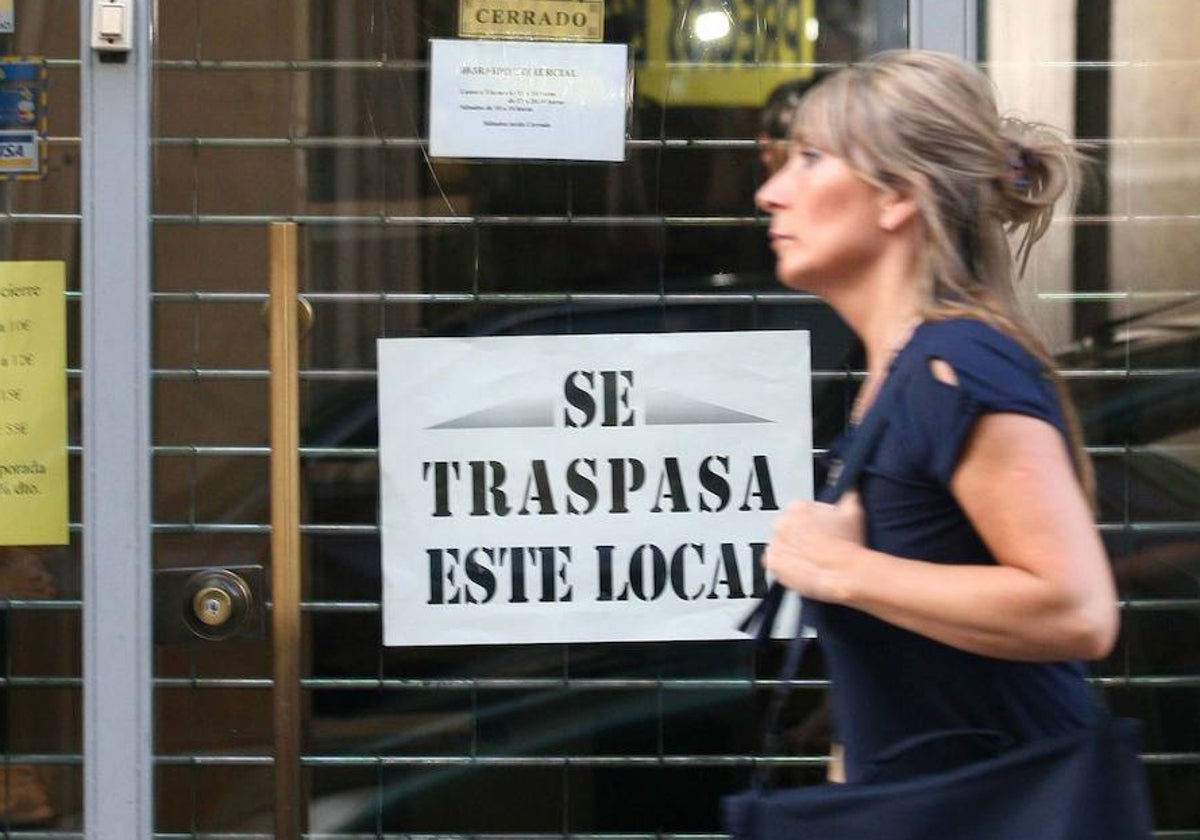 El pequeño comercio alerta de que las ciudades se quedarán «sin tiendas» por las compras 'online'