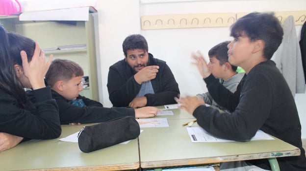 Antonio Contreras, durante los grupos interactivos de la comunidad de aprendizaje