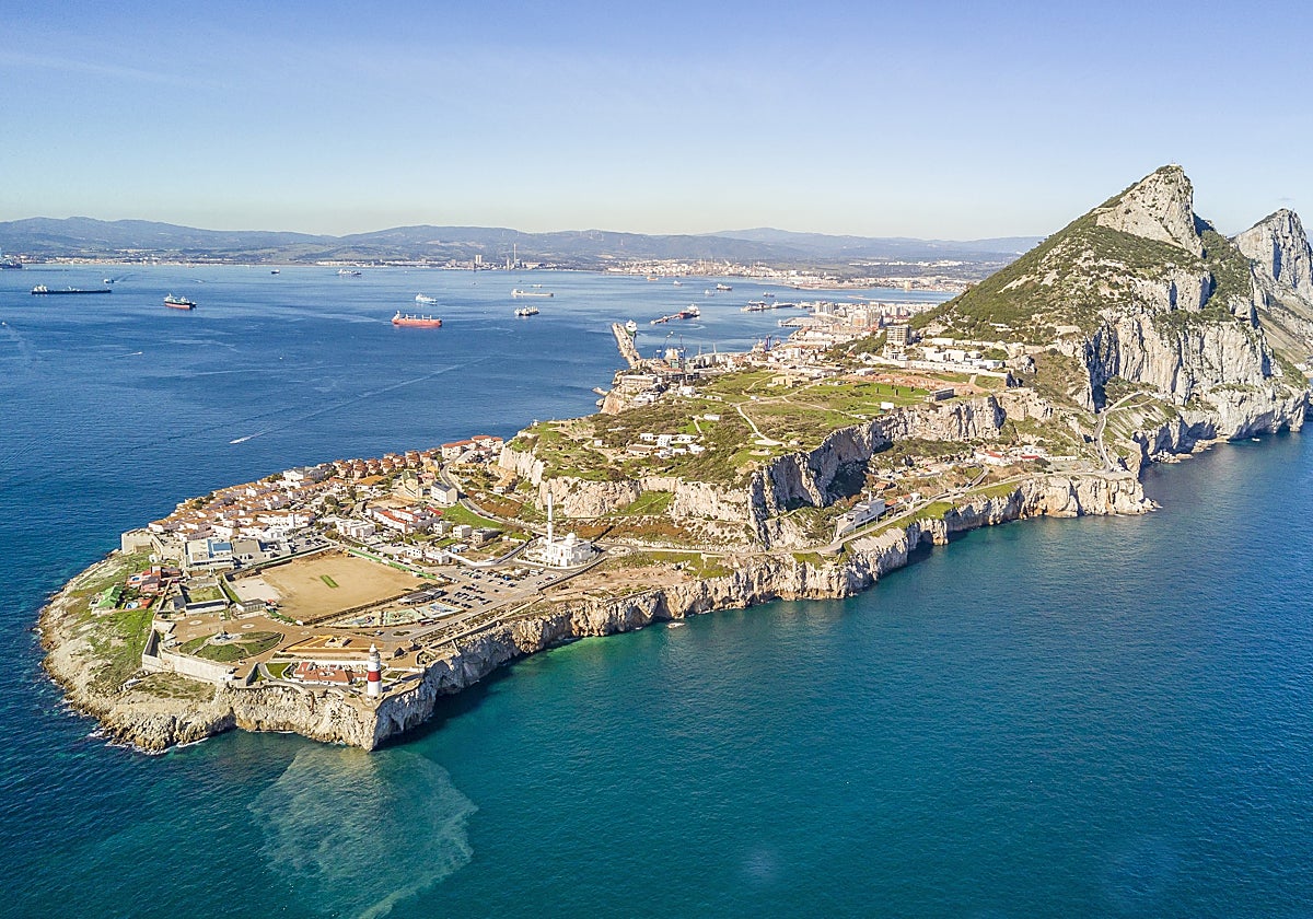 Gibraltar vierte sus desechos fecales en las costas españolas