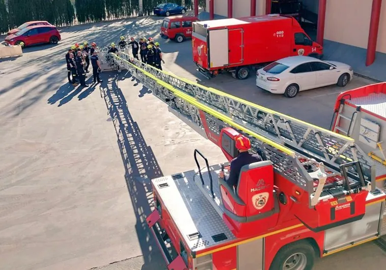 Un incendio sin heridos quema de madrugada al menos 15 chabolas en Albacete