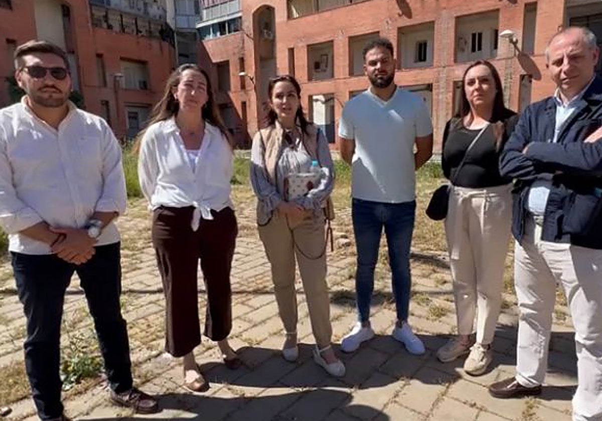 Almagro, en el centro, junto a Badanelli, Castellano (primero por la derecha) y Marta León (segunda por la izquierda)