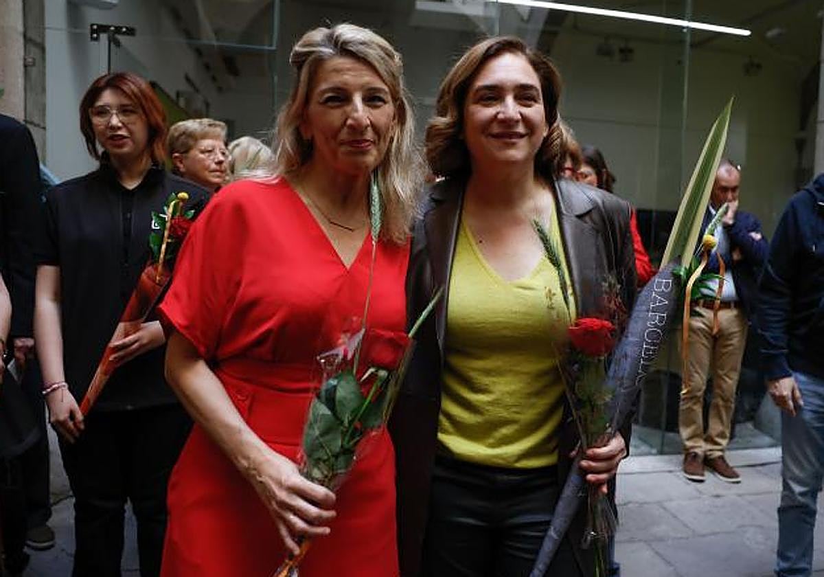 Yolanda Díaz y Ada Colau, en San Jordi