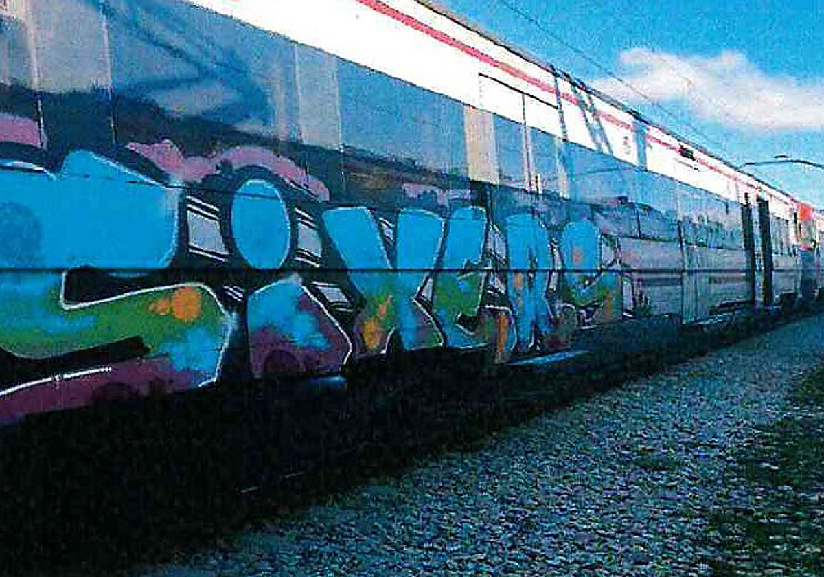 Uno de los trenes pintados por los detenidos