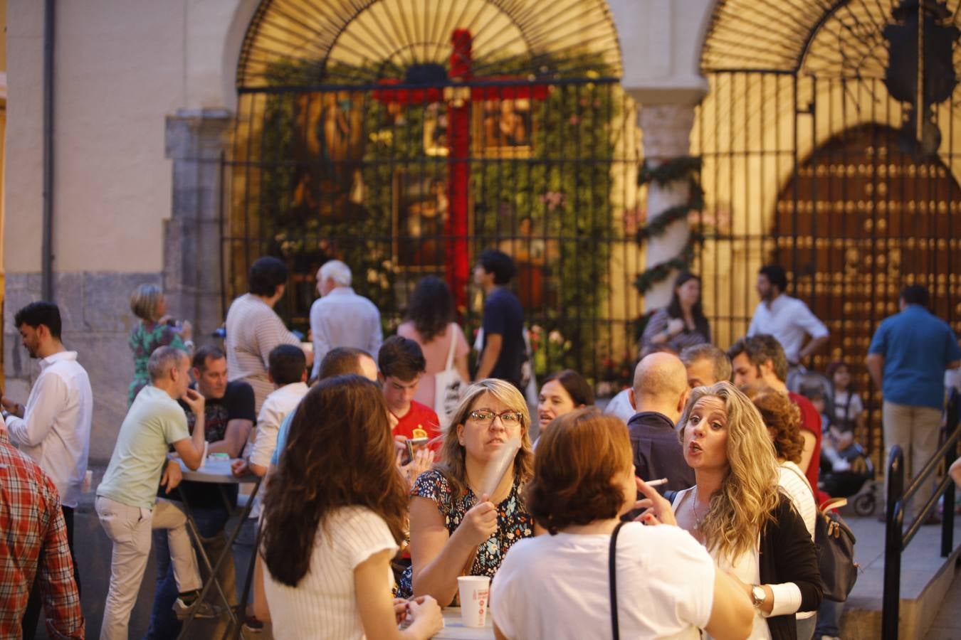 Cruces Córdoba 2023 | Ambiente de lujo en la primera noche de fiesta, en imágenes