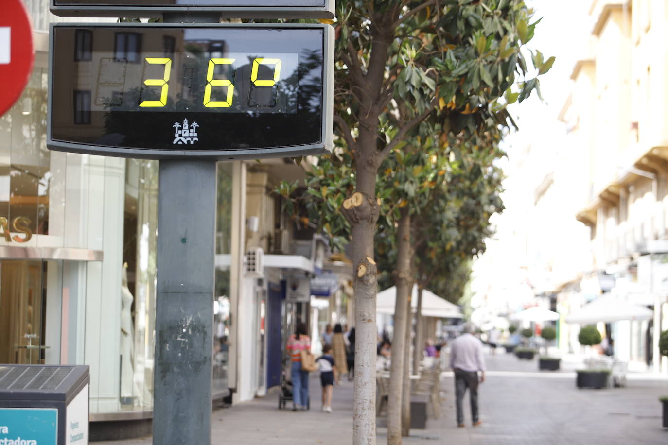 Córdoba bajo un sofocante calor en abril, en imágenes