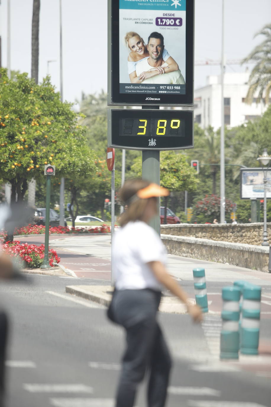 Córdoba bajo un sofocante calor en abril, en imágenes