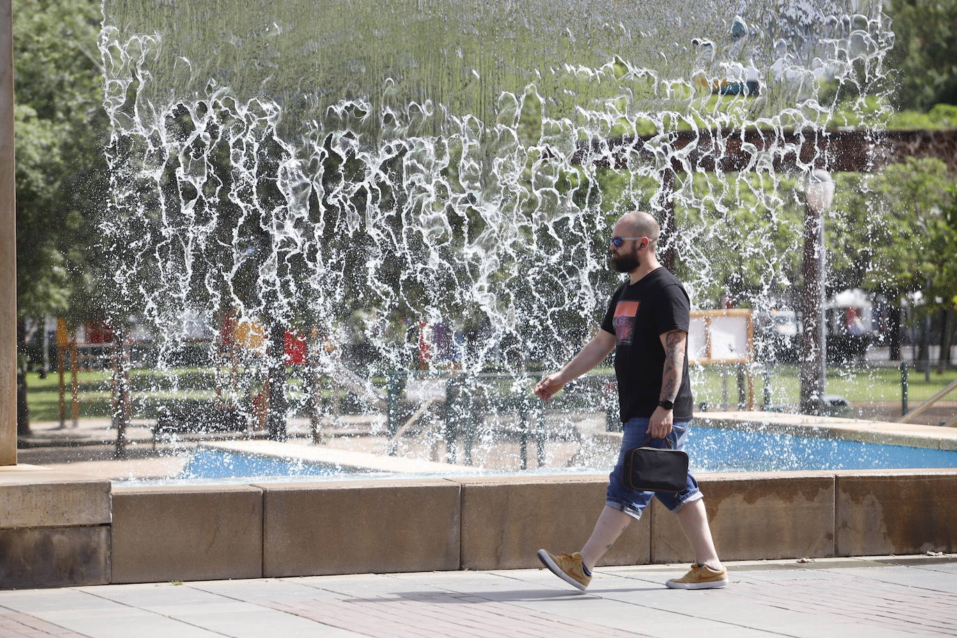 Córdoba bajo un sofocante calor en abril, en imágenes