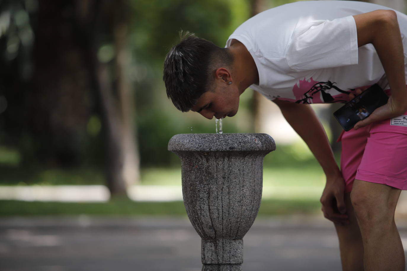 Córdoba bajo un sofocante calor en abril, en imágenes