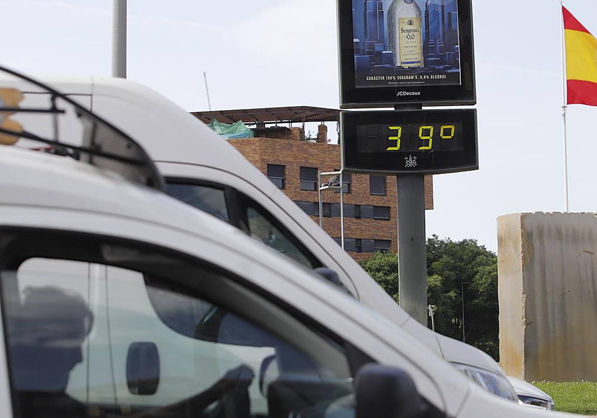 Termómetro, este jueves marcando 39 grados en la capital