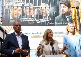 «Calienta que entras»: Ciudadanos coloca un cartel en Murcia con expresidentes del PP 'encarcelados'