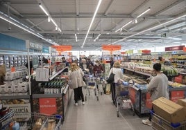Horarios de los supermercados para el festivo del 1 de mayo: Mercadona, Aldi, Lidl, Carrefour, Mas,...