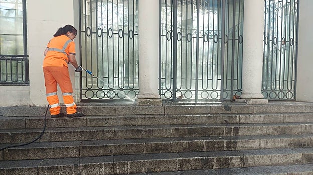 Limpieza del exterior de la Pérgola