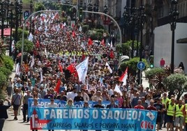 Miles de gallegos piden en las calles subidas salariales durante el 1 de mayo