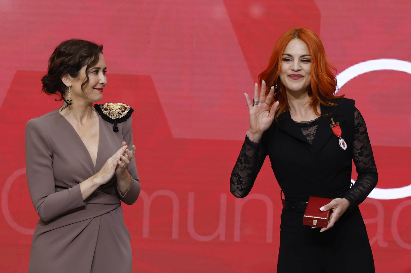 Del frío saludo entre Ayuso y Bolaños a la parada militar: las mejores imágenes del 2 de mayo en Madrid