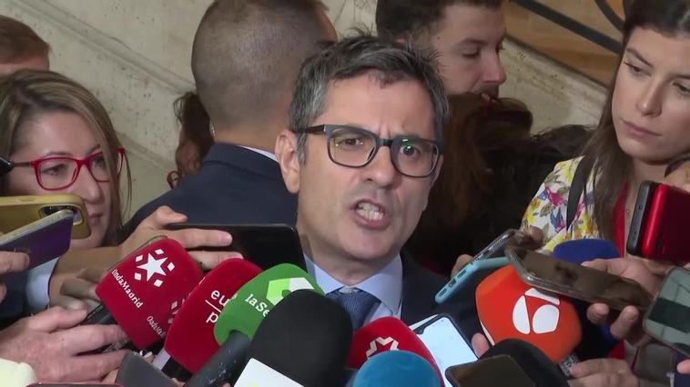 Bolaños ve "gravísima" la cena de Feijóo con fiscales