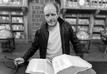 Bernard Minier: «Las crisis se parecen en España y en Francia; la Guardia Civil y la Gendarmería tienen los mismos problemas»