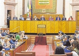 La izquierda quiere exprimir el conflicto sanitario en Andalucía y pedirá un Pleno en el Parlamento